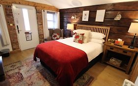 Boutique Garden Lodge @ The Larches